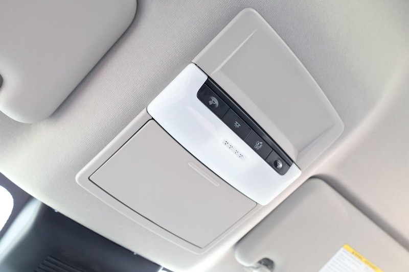 Nissan Sentra Vehicle Image 17