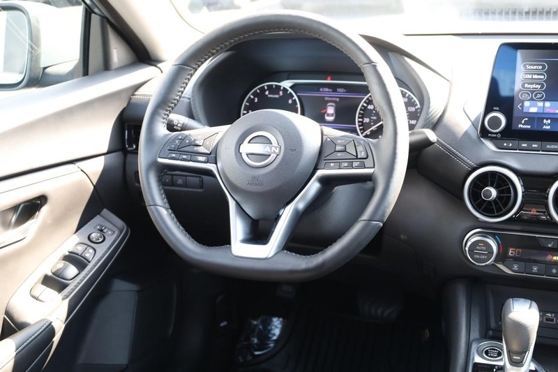 Nissan Sentra Vehicle Image 23