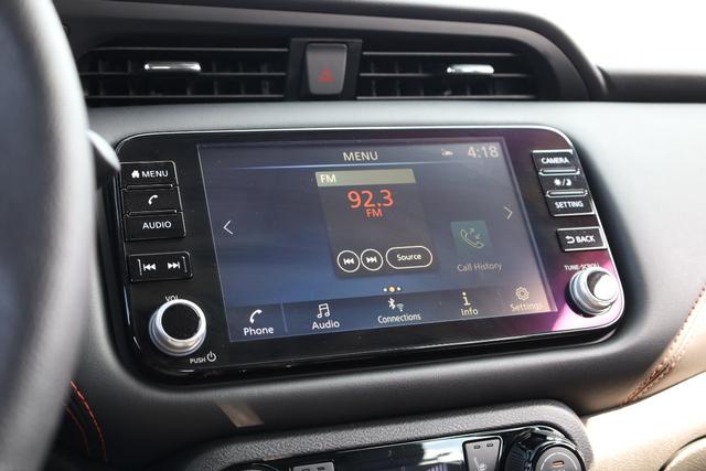 Nissan Kicks Vehicle Image 12