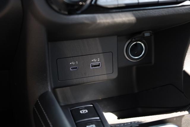 Nissan Kicks Vehicle Image 15