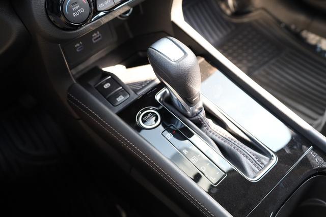 Nissan Kicks Vehicle Image 16