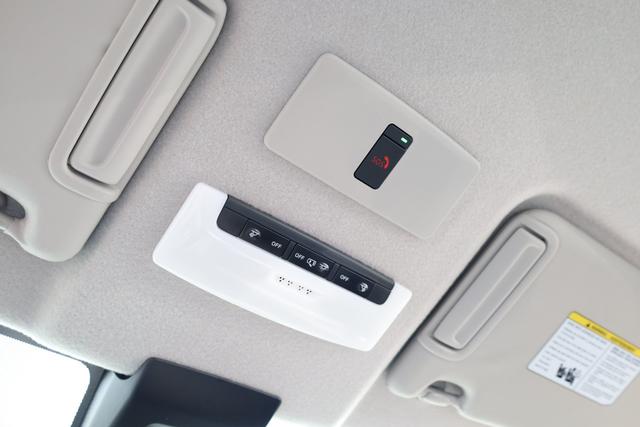 Nissan Kicks Vehicle Image 17