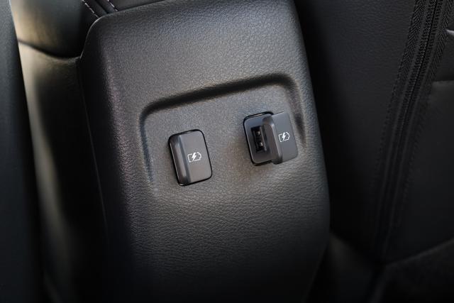Nissan Kicks Vehicle Image 21