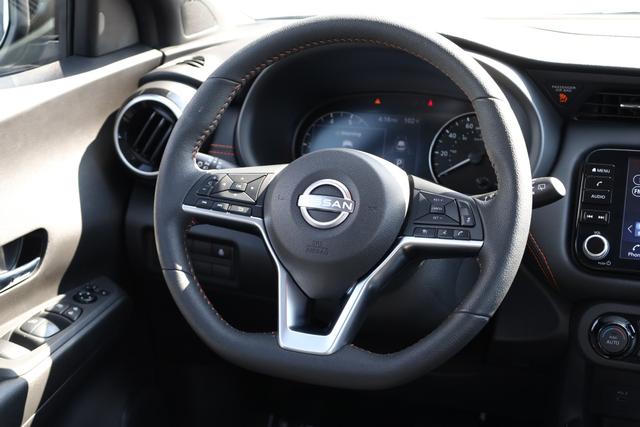 Nissan Kicks Vehicle Image 23