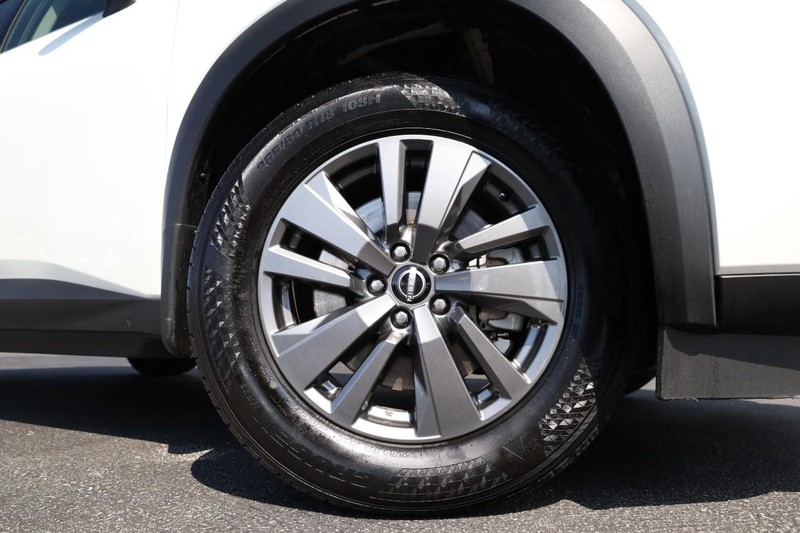 Nissan Pathfinder Vehicle Image 04
