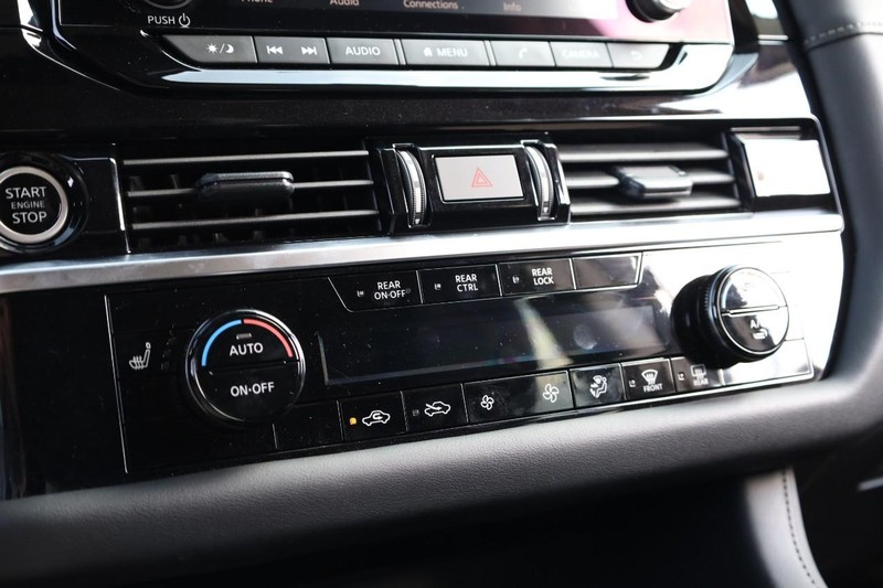 Nissan Pathfinder Vehicle Image 16