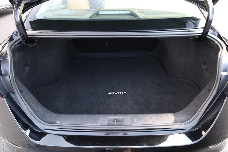 Nissan Sentra Vehicle Image 08