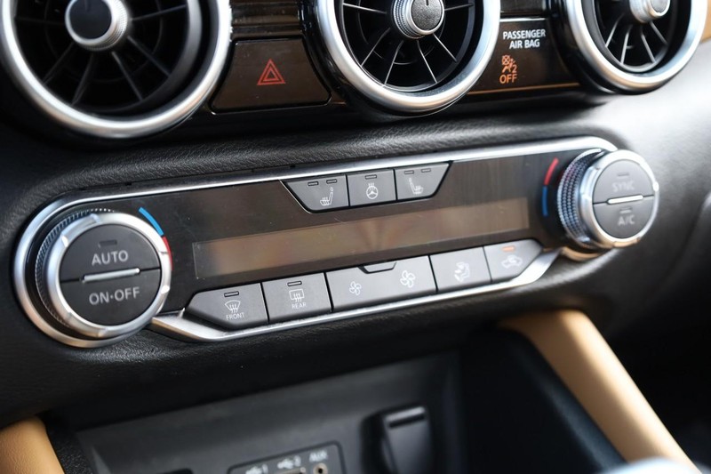 Nissan Sentra Vehicle Image 16
