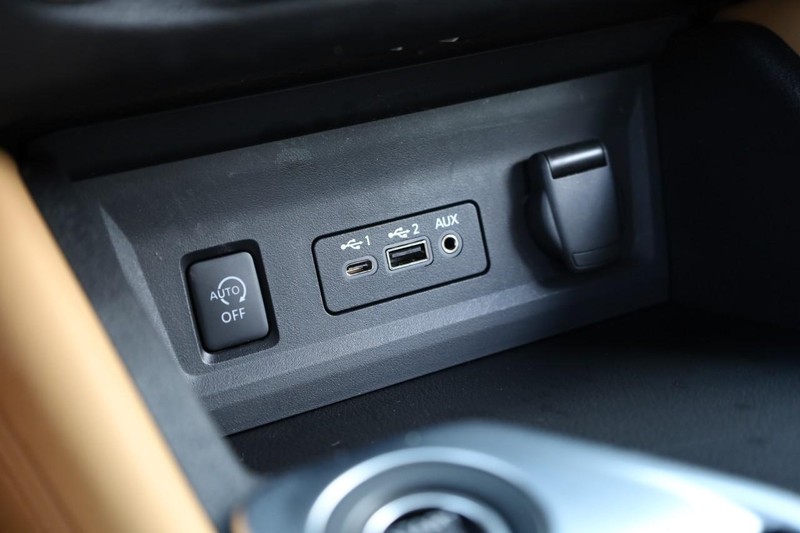 Nissan Sentra Vehicle Image 17