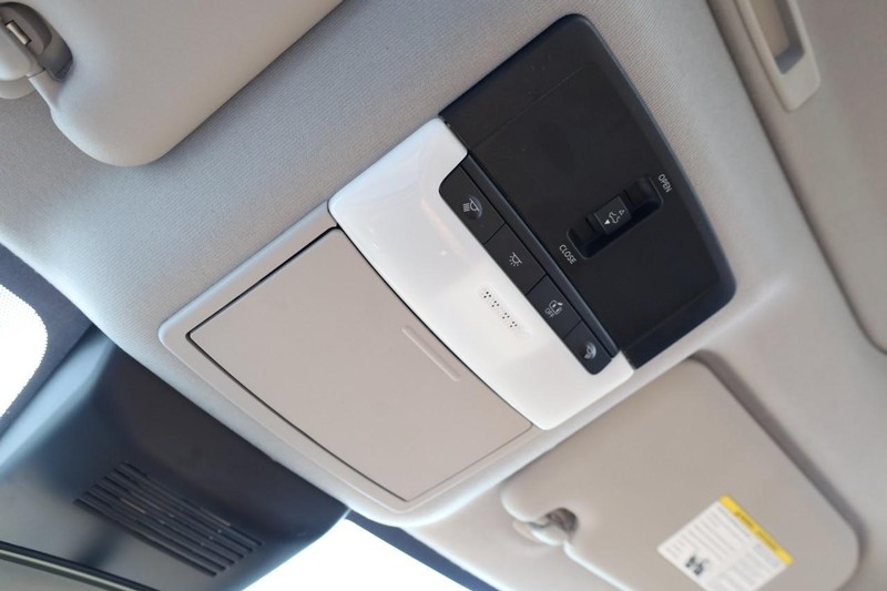 Nissan Sentra Vehicle Image 19