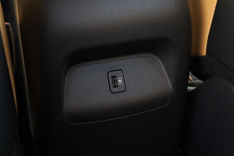 Nissan Sentra Vehicle Image 23