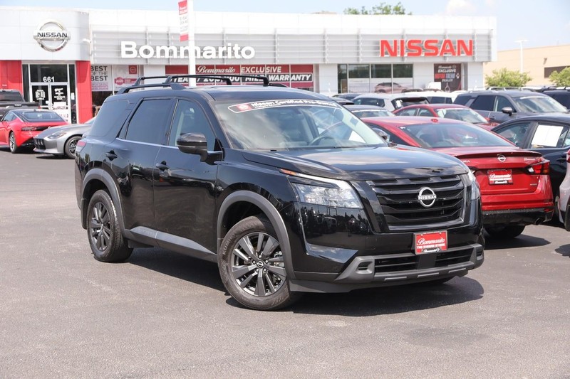 Nissan Pathfinder Vehicle Image 02