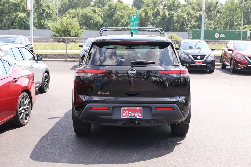 Nissan Pathfinder Vehicle Image 06