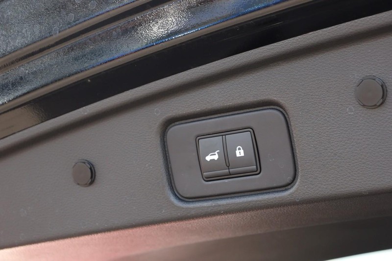 Nissan Pathfinder Vehicle Image 08