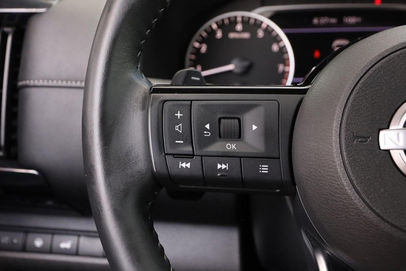 Nissan Pathfinder Vehicle Image 14