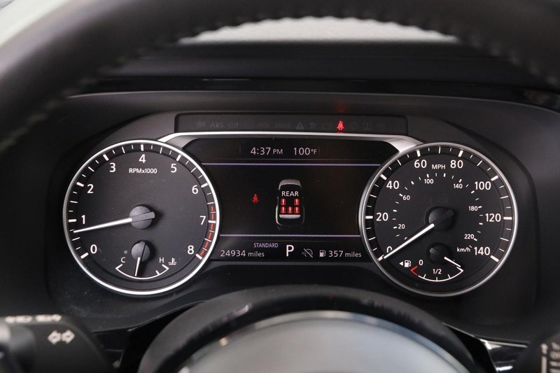 Nissan Pathfinder Vehicle Image 16