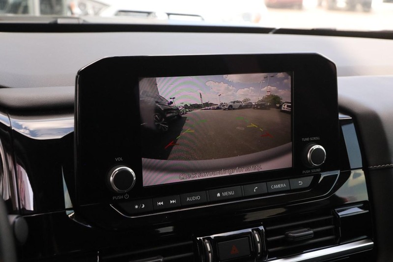 Nissan Pathfinder Vehicle Image 19