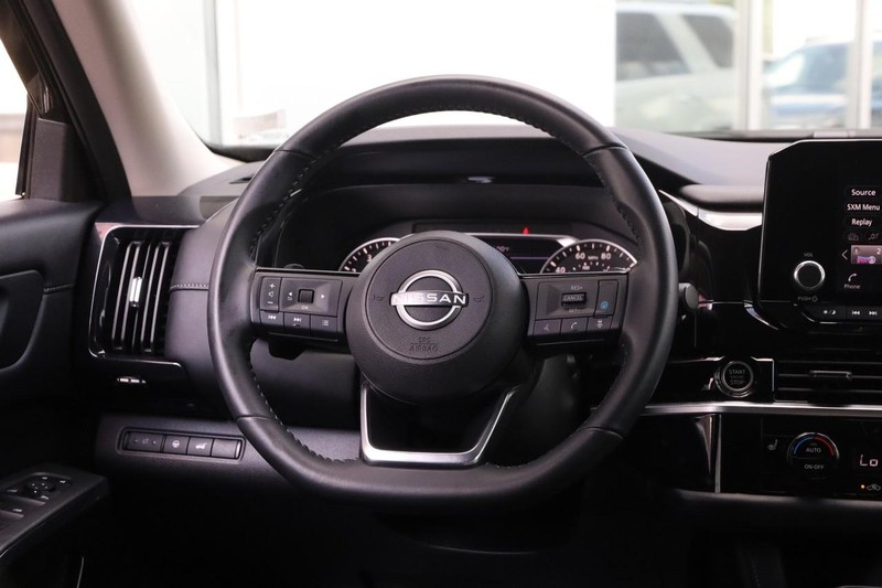 Nissan Pathfinder Vehicle Image 24