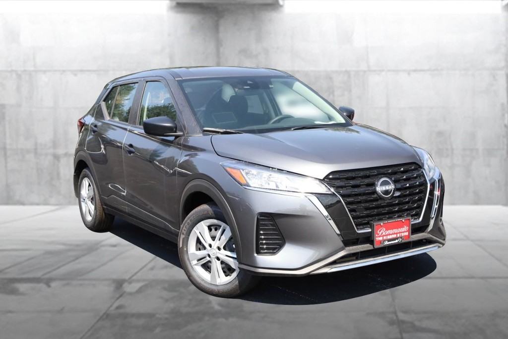 Nissan Kicks Play Vehicle Image 02