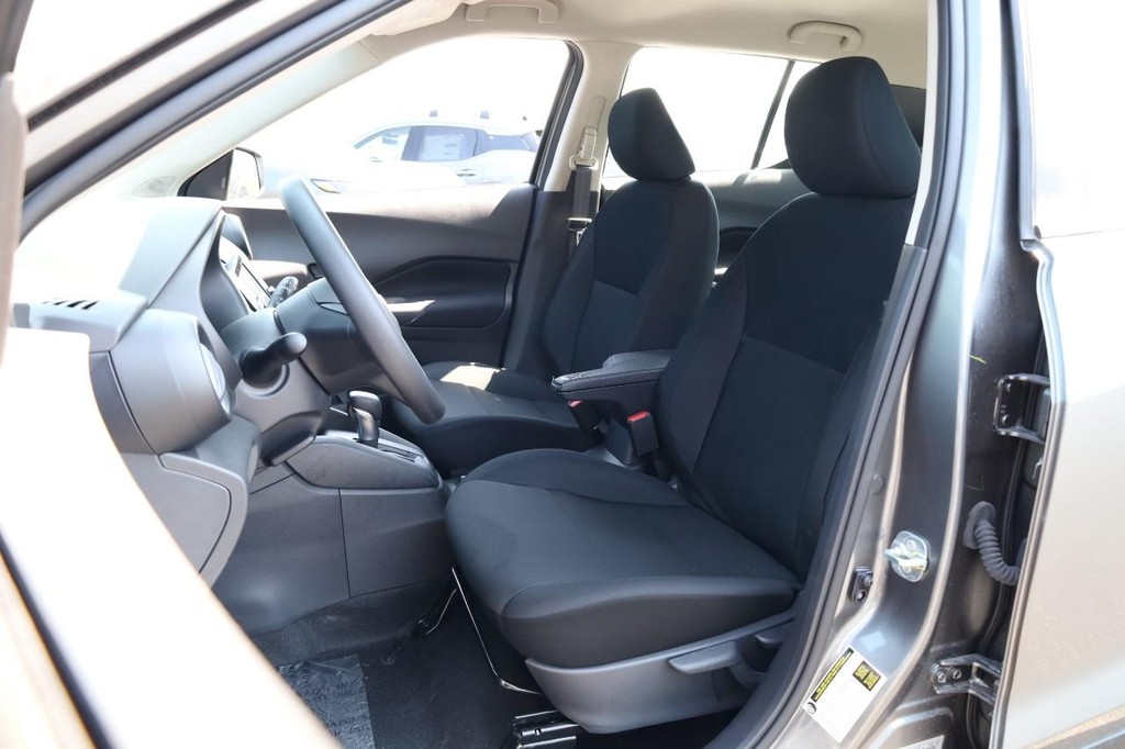 Nissan Kicks Play Vehicle Image 10