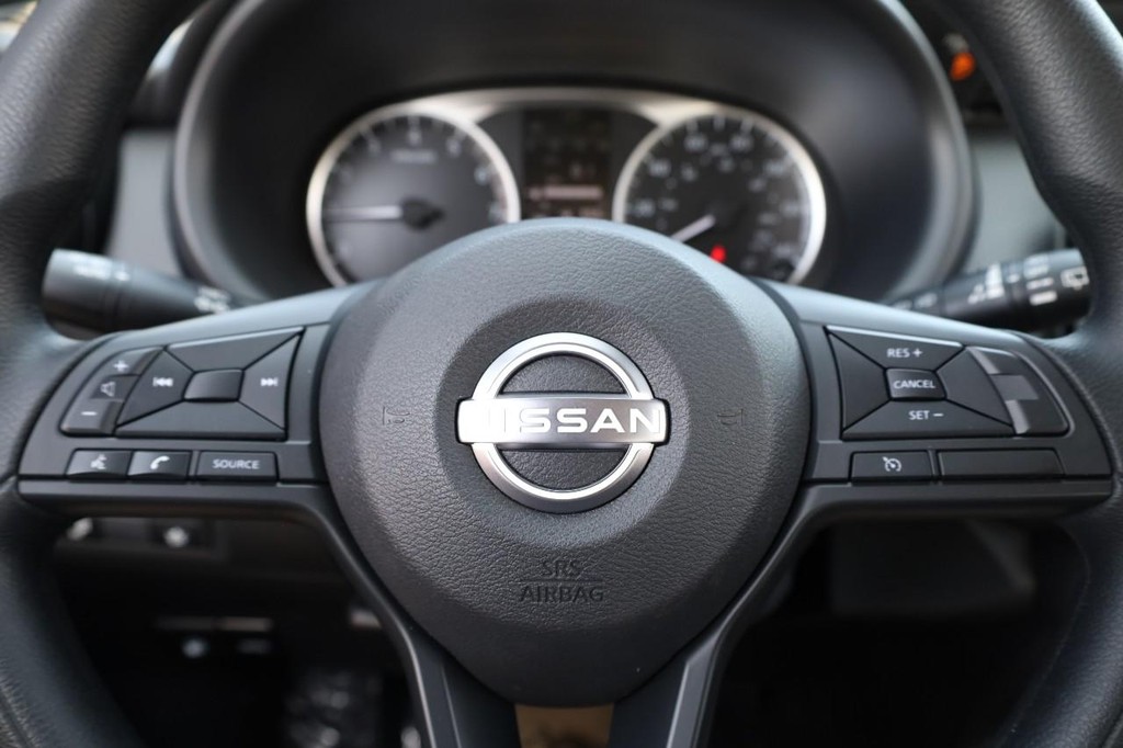 Nissan Kicks Play Vehicle Image 11