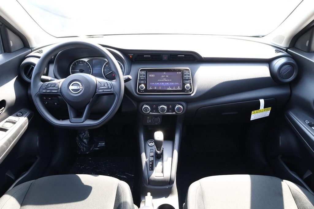 Nissan Kicks Play Vehicle Image 23