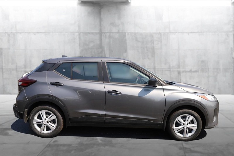 Nissan Kicks Play Vehicle Image 05