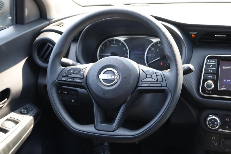 Nissan Kicks Play Vehicle Image 24