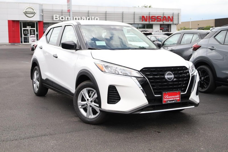Nissan Kicks Play Vehicle Image 02