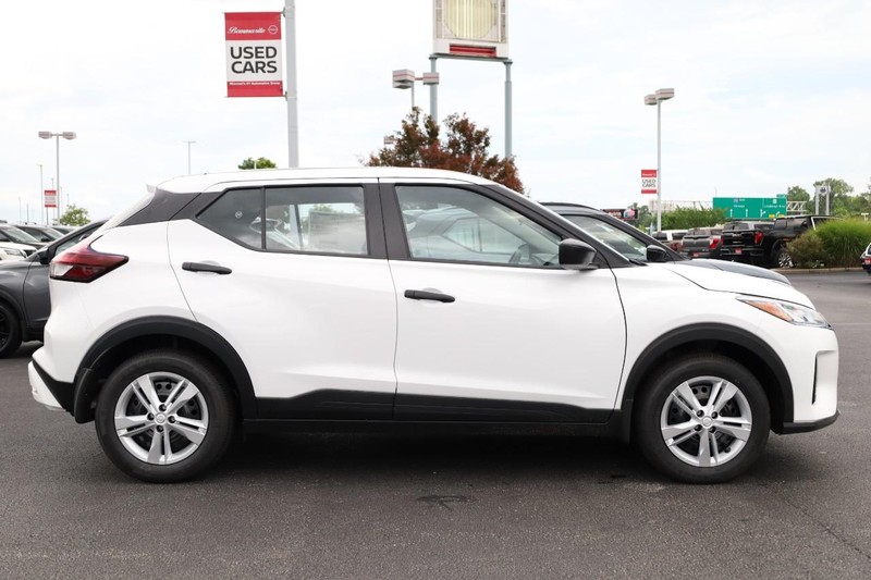 Nissan Kicks Play Vehicle Image 05