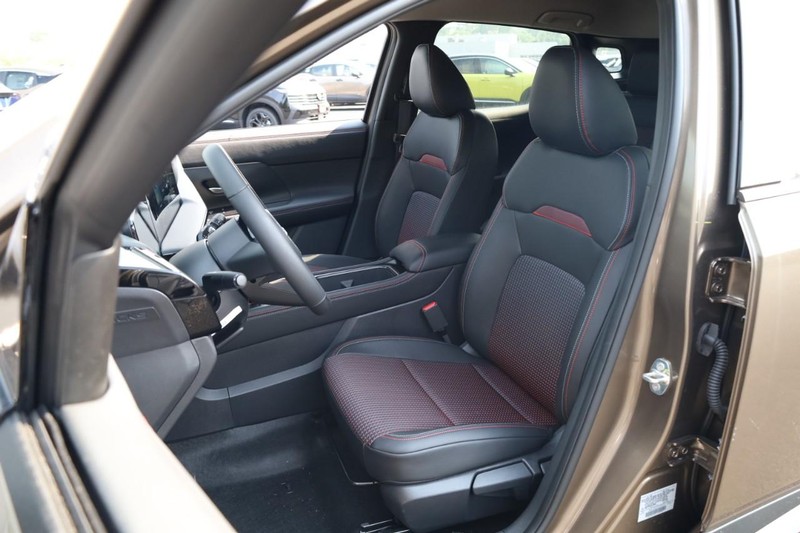 Nissan Kicks Vehicle Image 08