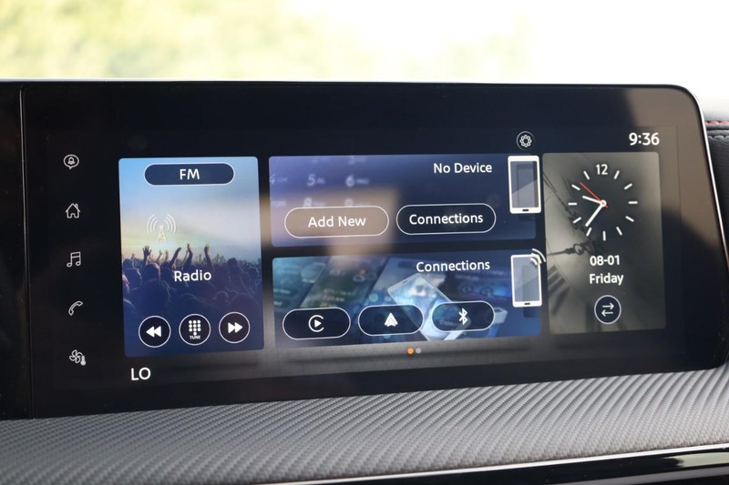 Nissan Kicks Vehicle Image 11