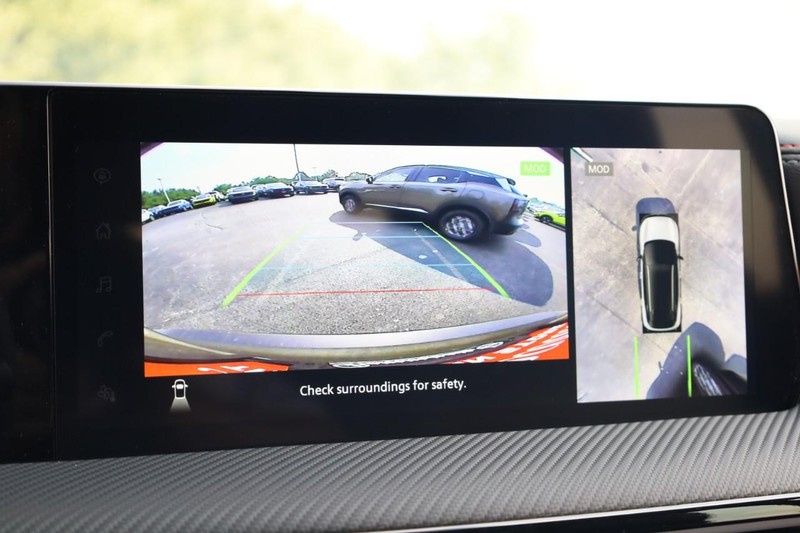 Nissan Kicks Vehicle Image 12