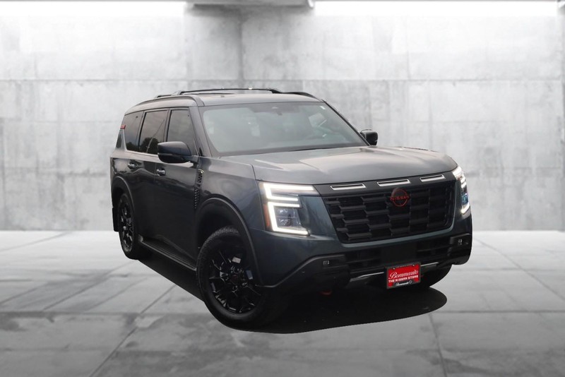 Nissan Armada Vehicle Full-screen Gallery Image 2