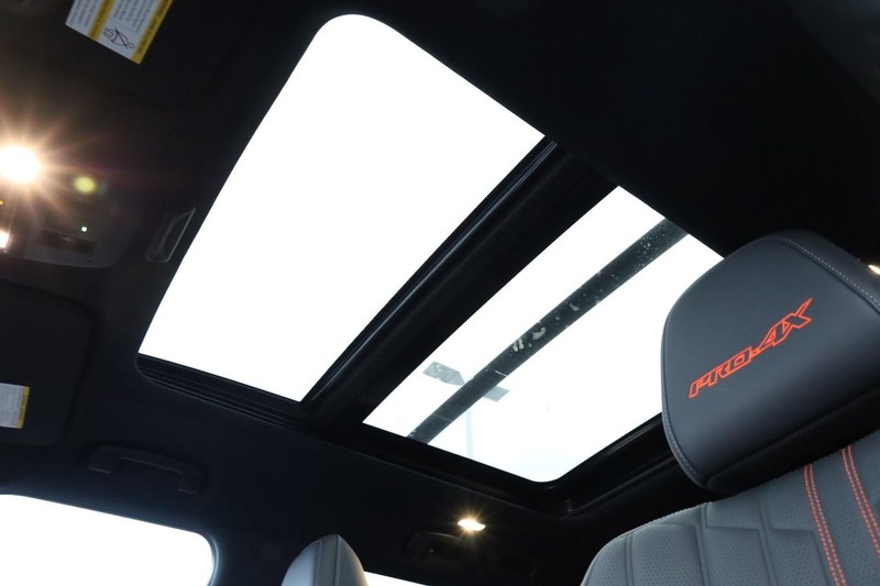 Nissan Armada Vehicle Full-screen Gallery Image 7