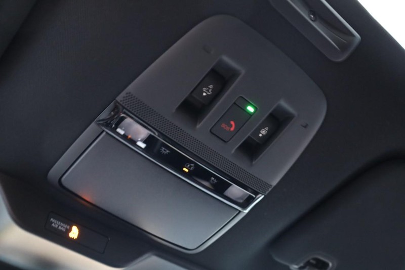 Nissan Armada Vehicle Full-screen Gallery Image 21