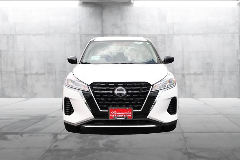Nissan Kicks Play Vehicle Image 04
