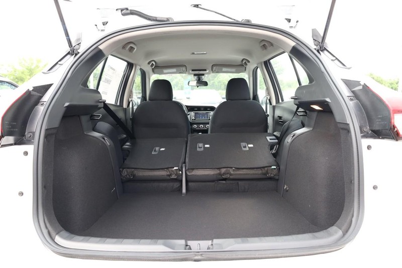 Nissan Kicks Play Vehicle Image 08