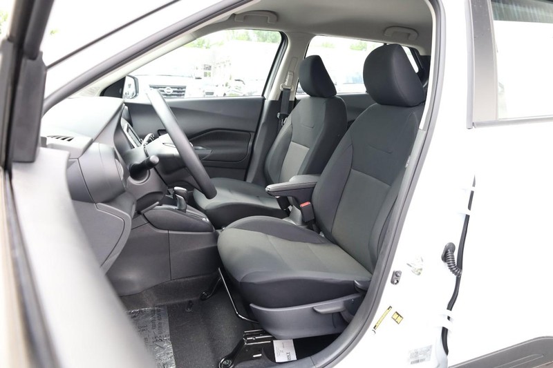Nissan Kicks Play Vehicle Image 09