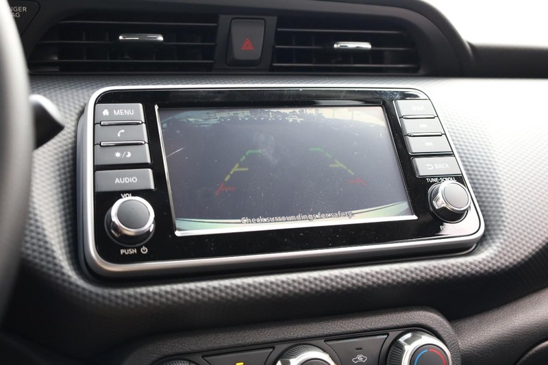 Nissan Kicks Play Vehicle Image 13