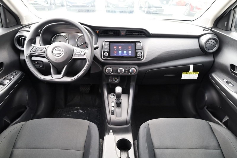 Nissan Kicks Play Vehicle Image 22