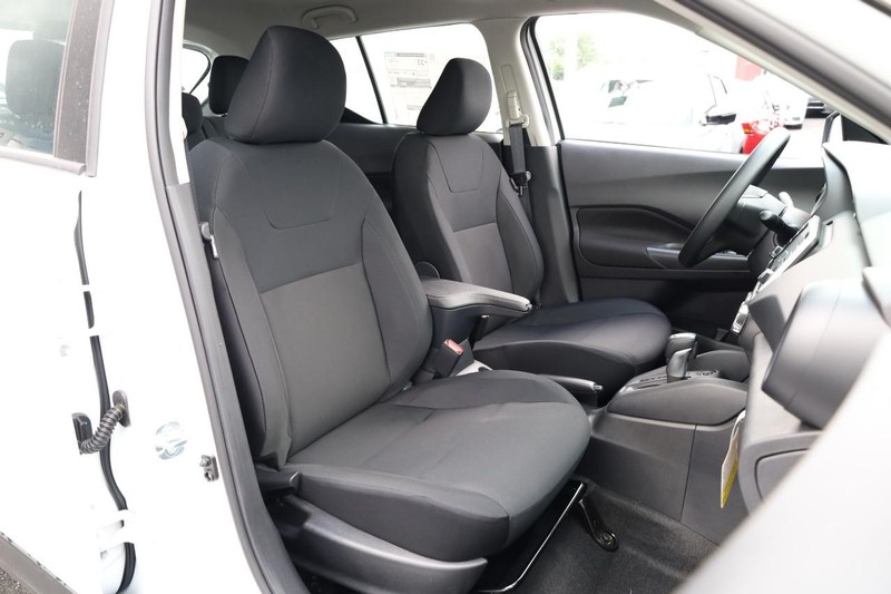 Nissan Kicks Play Vehicle Image 24