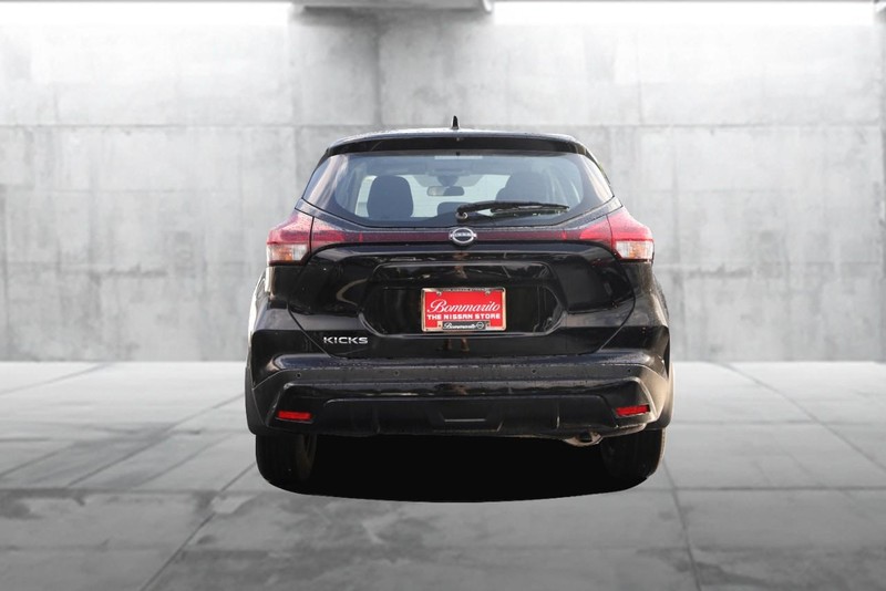 Nissan Kicks Play Vehicle Image 06