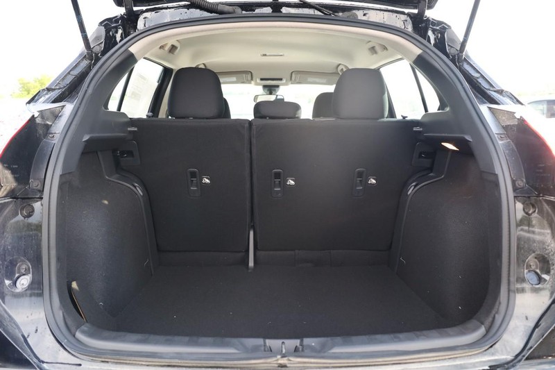 Nissan Kicks Play Vehicle Image 07