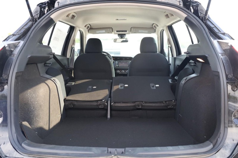 Nissan Kicks Play Vehicle Image 09