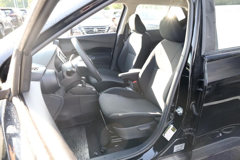 Nissan Kicks Play Vehicle Image 10