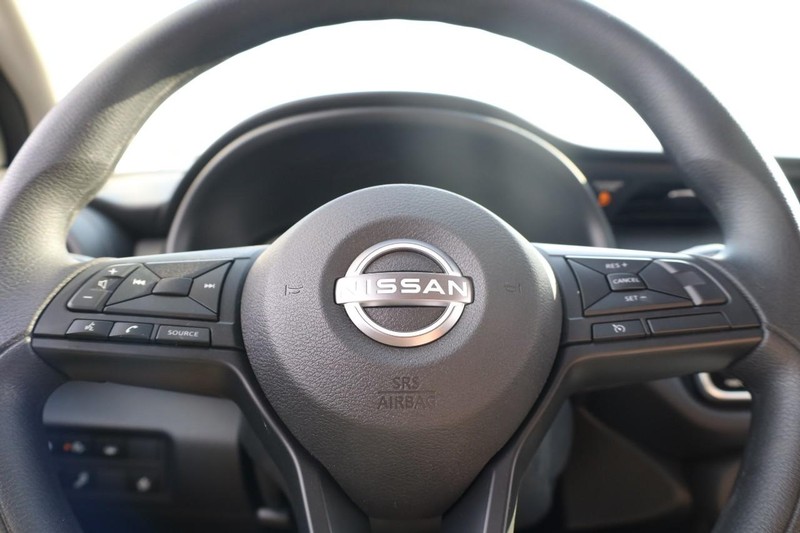 Nissan Kicks Play Vehicle Image 11