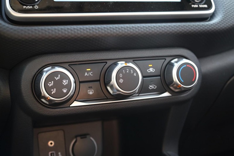 Nissan Kicks Play Vehicle Image 15