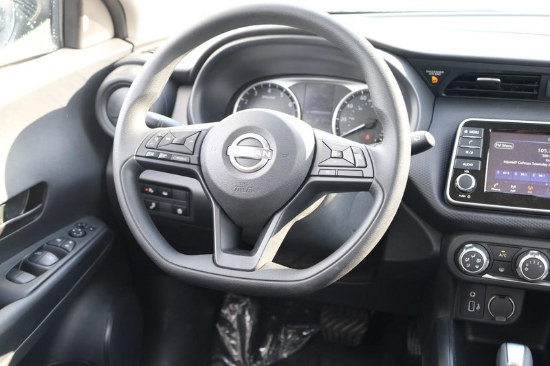 Nissan Kicks Play Vehicle Image 24