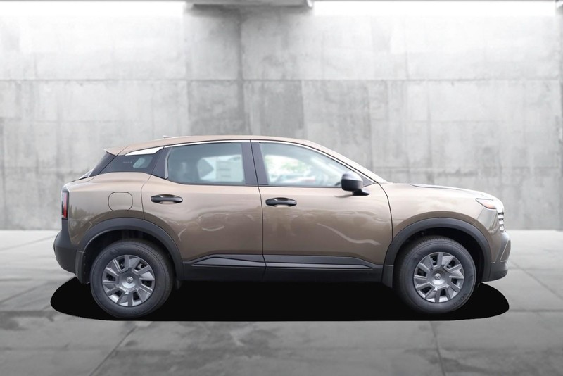 Nissan Kicks Vehicle Image 05